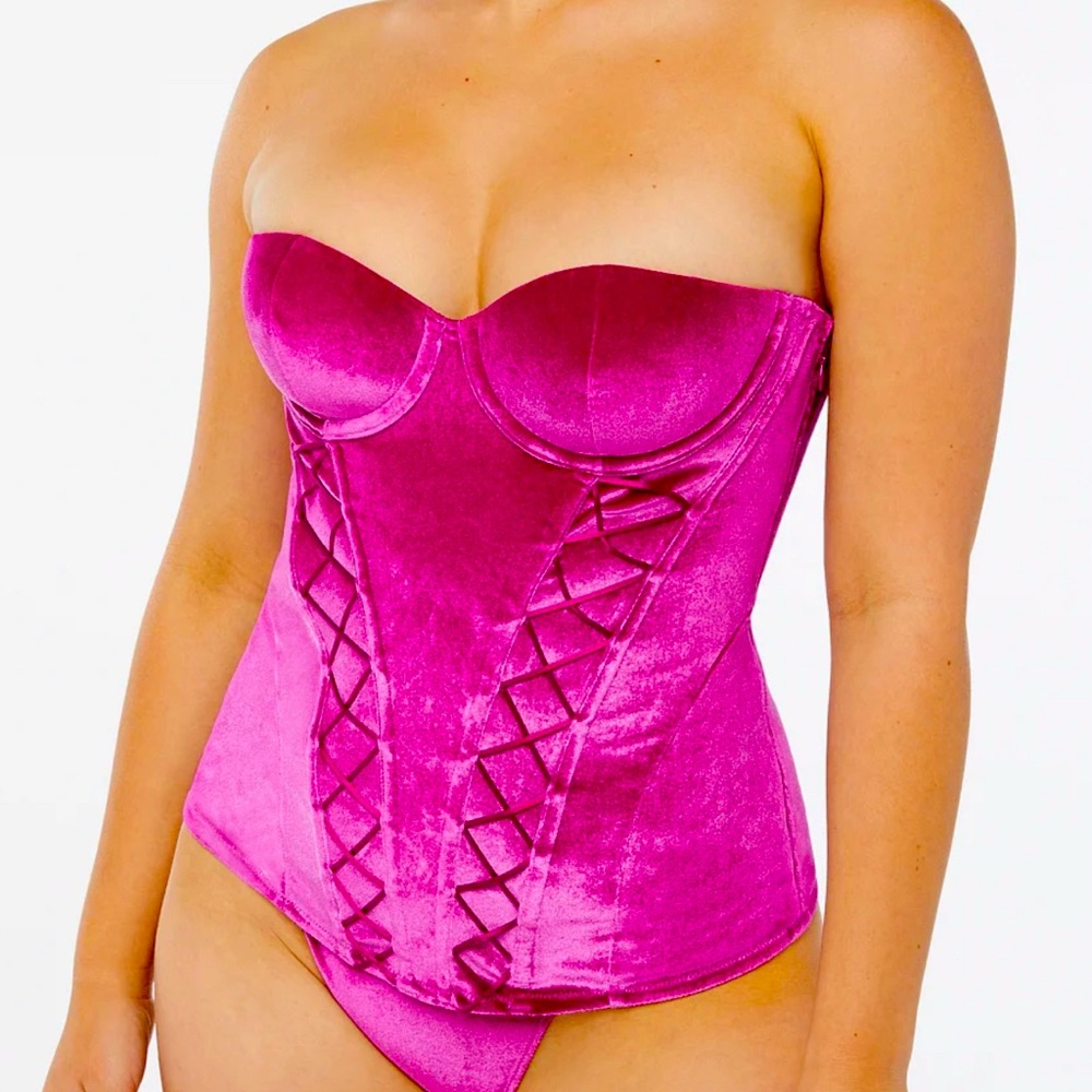 Velvet corset with tags